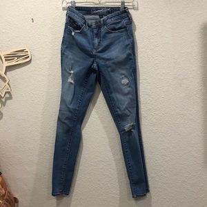 Women’s ripped skinny jeans